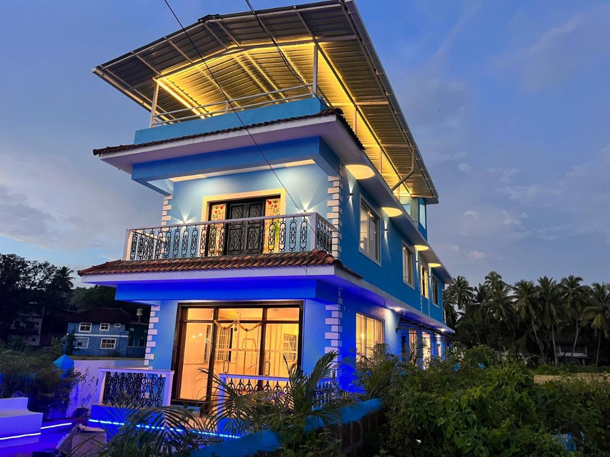 Dibs On Blue Morjim Exterior foto