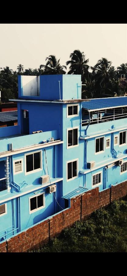 Dibs On Blue Morjim Exterior foto